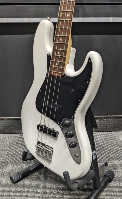 Fender AM Performer Jazz Bass, Rosewood Fingerboard - Arctic White 5